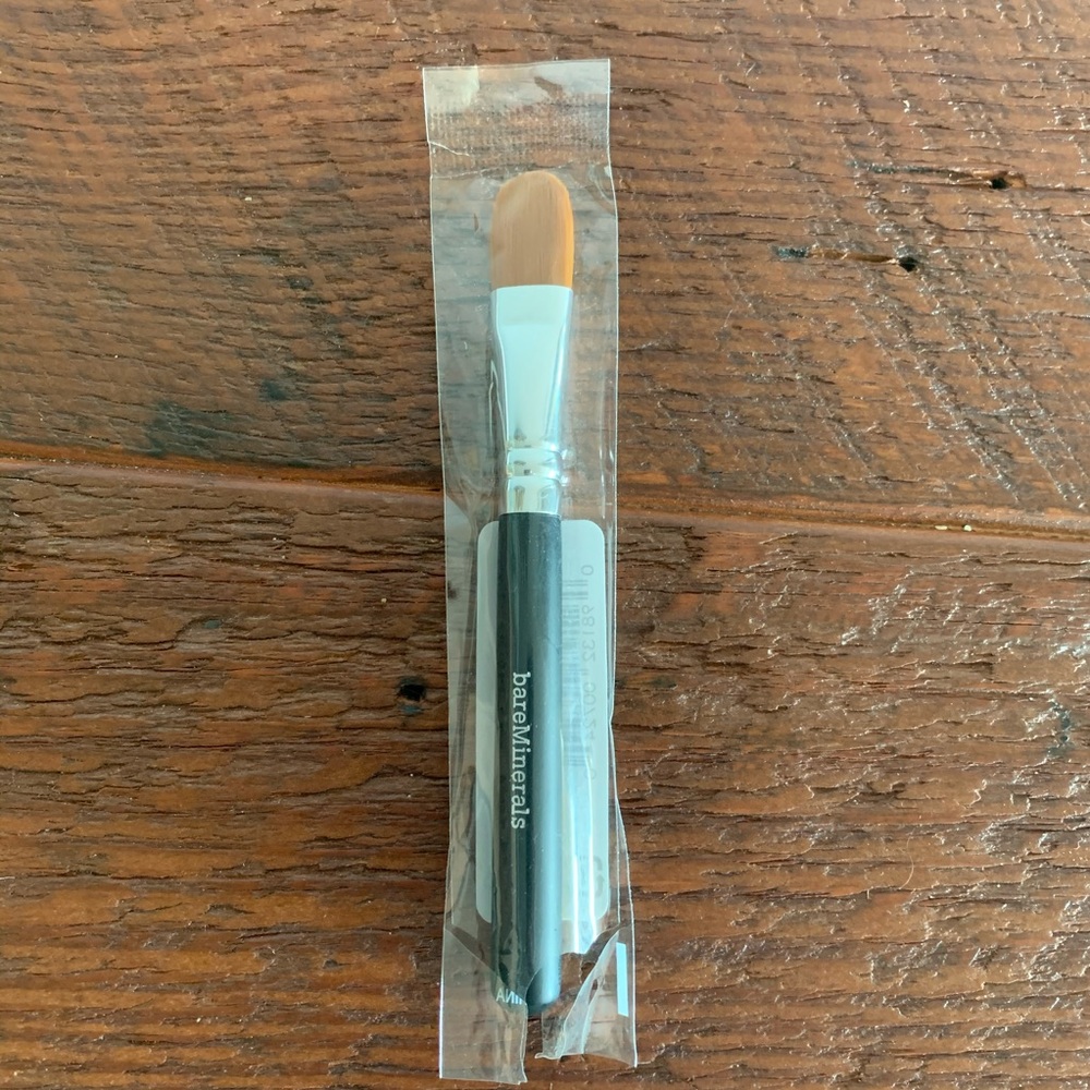 bareMinerals Maximum Coverage Concealer Brush